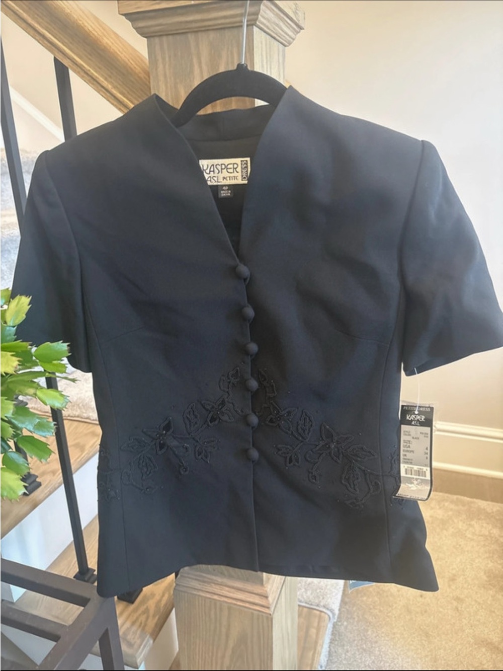 Kasper Short-Sleeve Black Embroidered Button-Front Top 4P